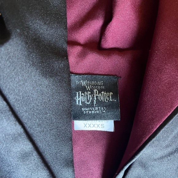 Universal Studios Authentic Wizarding World Of Harry Potter Gryffindor Cloak - Picture 5 of 8